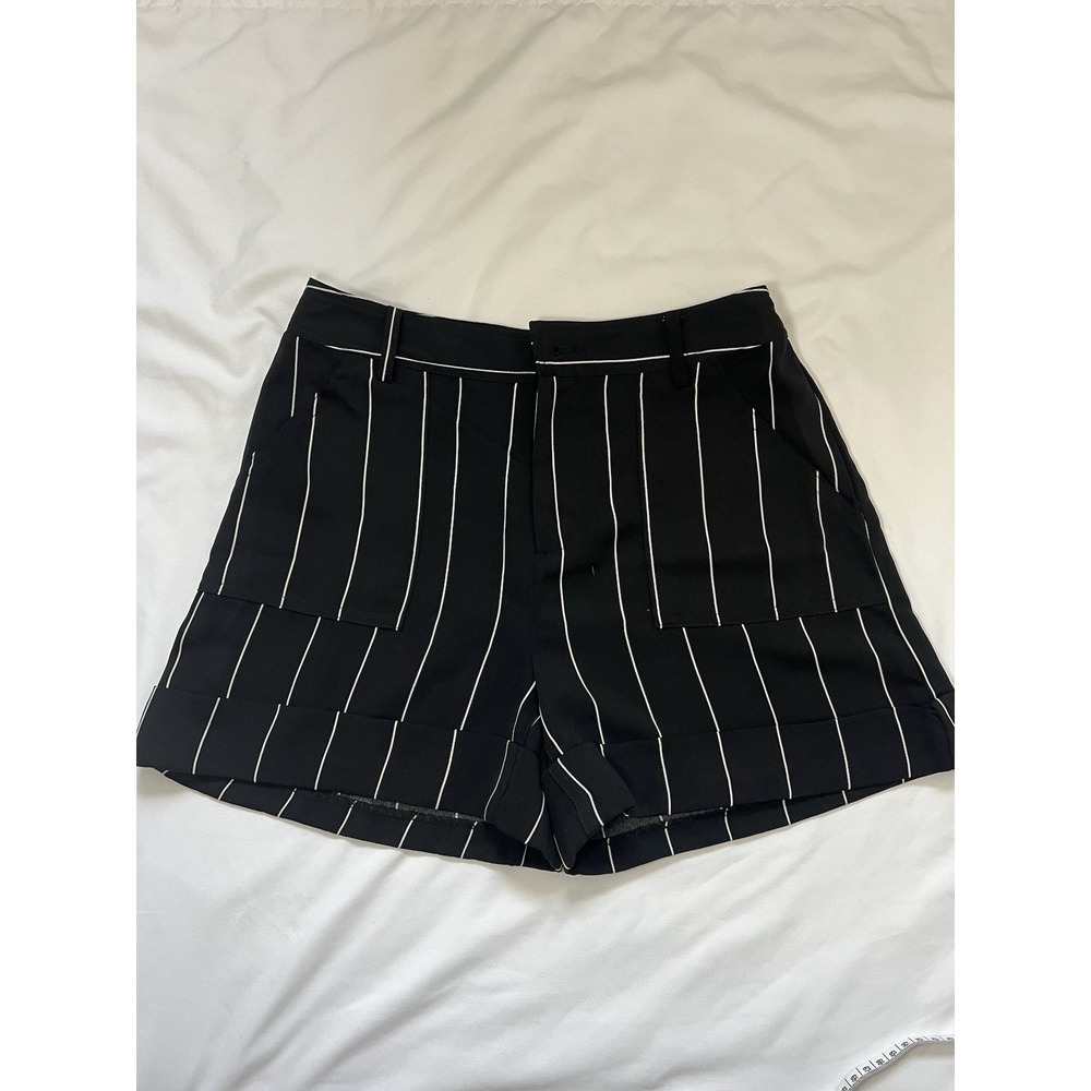 Who What Wear Pinstripe Cuffed Shorts‎ Women's Size 2 Black White High Rise